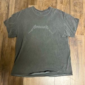 Grey Metallica shirt with album covers on back